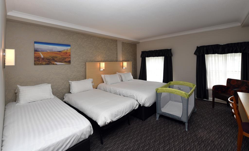 Wynnstay Arms, Wrexham By Marston'S Inns Extérieur photo