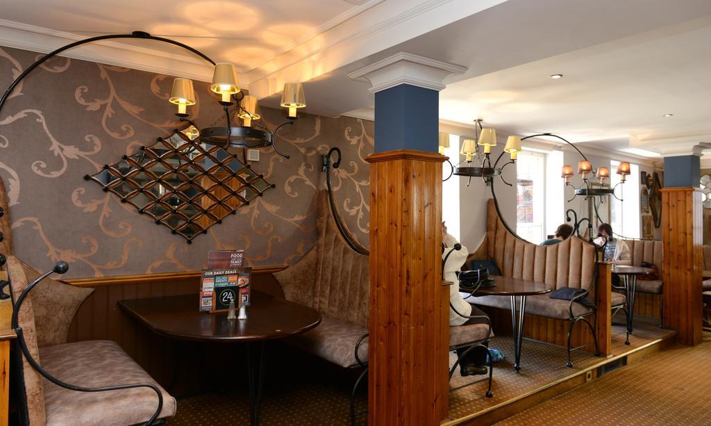 Wynnstay Arms, Wrexham By Marston'S Inns Extérieur photo