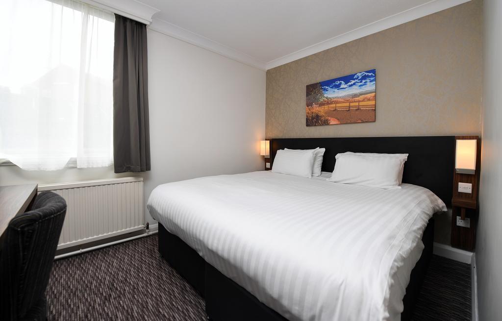 Wynnstay Arms, Wrexham By Marston'S Inns Extérieur photo